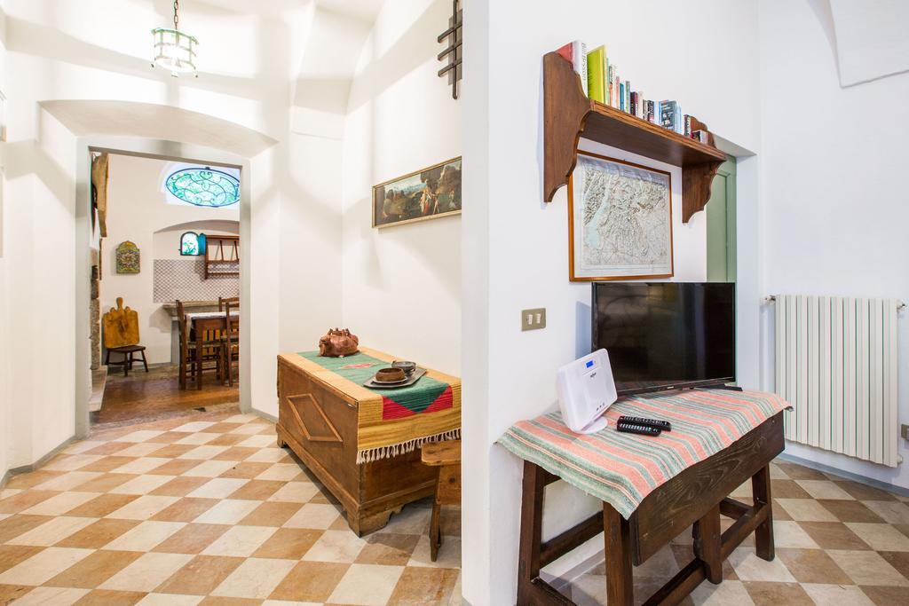 Il Batti Apartment Water Front And Private Beach Toscolano-Maderno Exterior foto