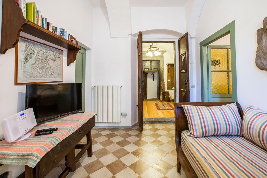 Il Batti Apartment Water Front And Private Beach Toscolano-Maderno Exterior foto