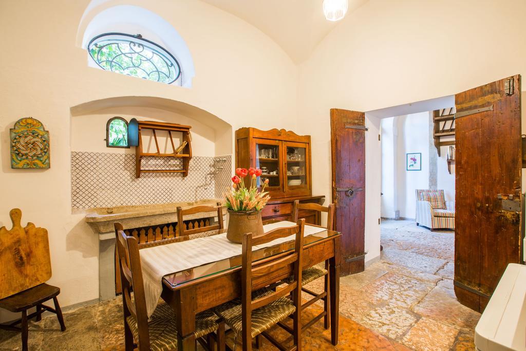 Il Batti Apartment Water Front And Private Beach Toscolano-Maderno Exterior foto